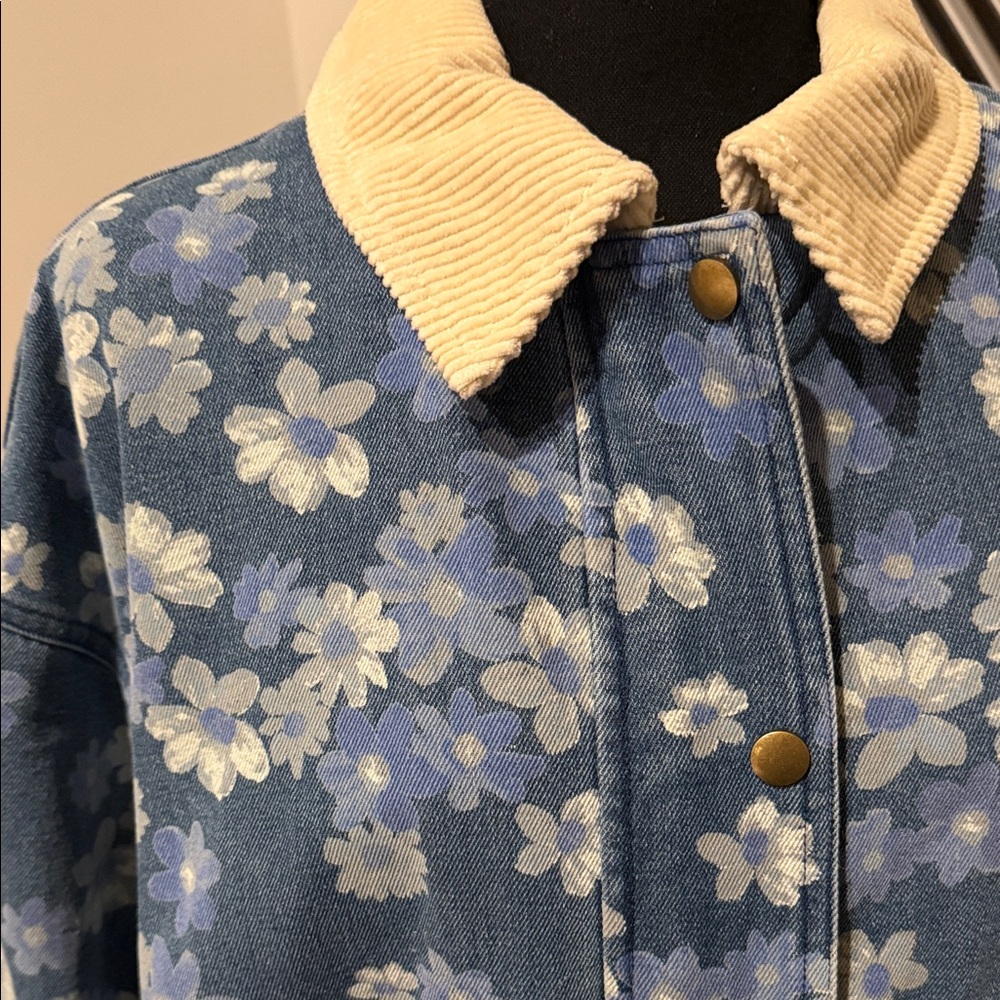 Entro Blue Floral Jean Jacket with Cream Collar medium - Picture 2 of 13